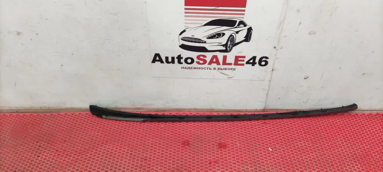 Кронштейн молдинга лобового стекла Ford Focus