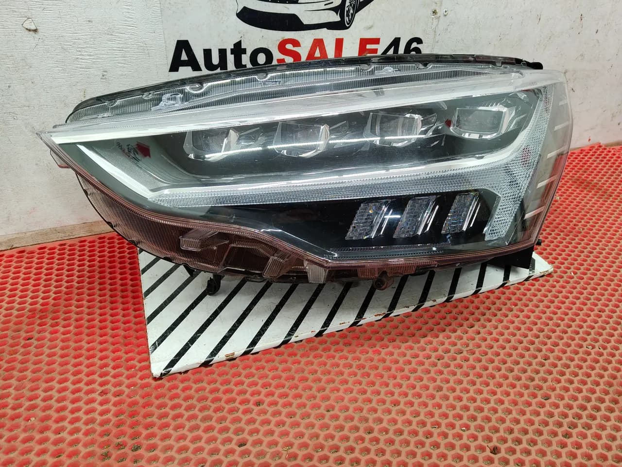Фара левая Haval Jolion LED стекло целое