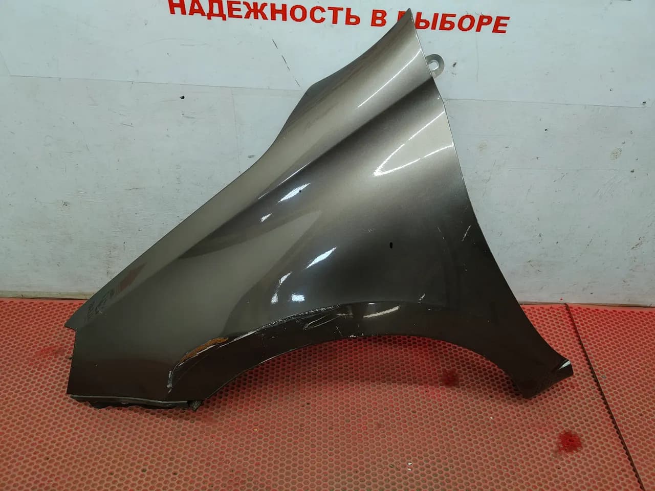 Крыло переднее левое Lada Granta FL
