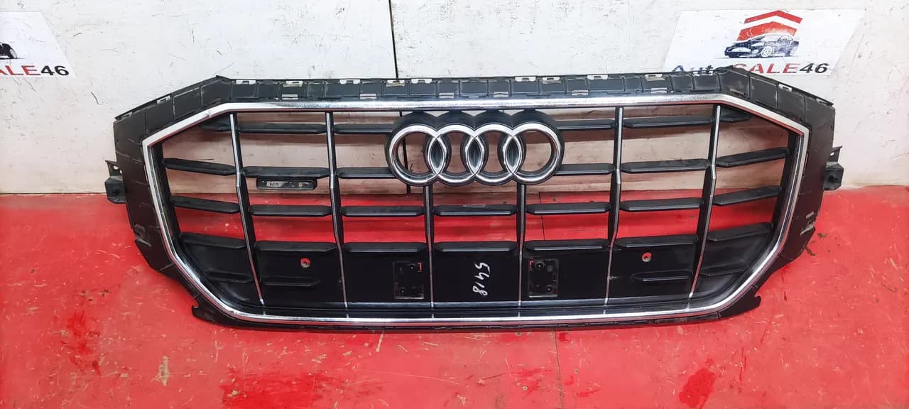 Решетка радиатора Audi Q8