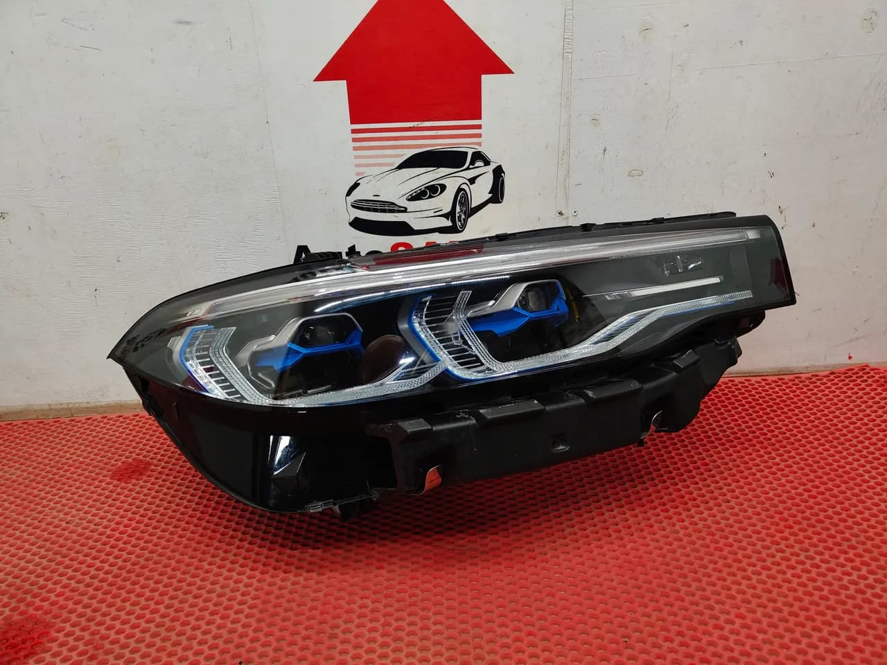 Фара передняя правая BMW X7 G07 2020
