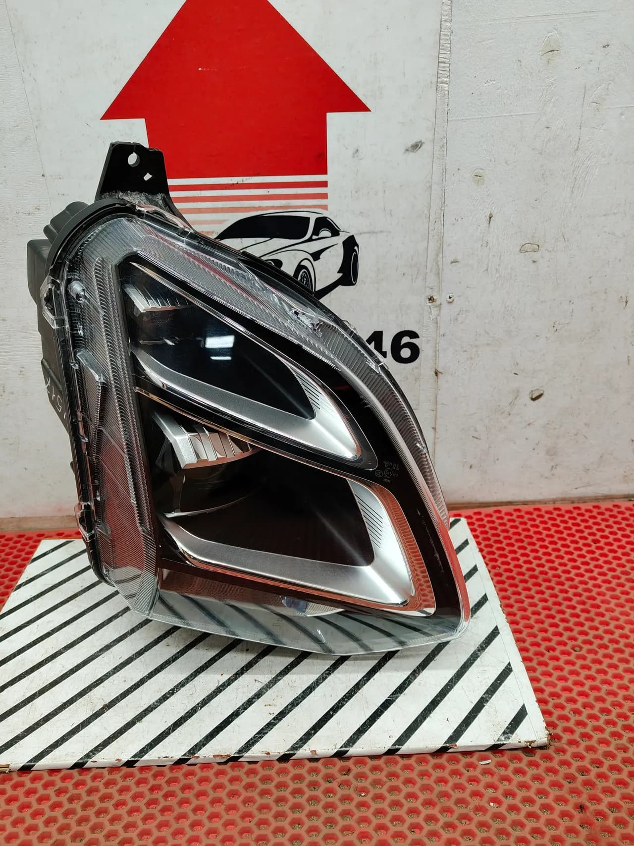 Фара правая Omoda C5 LED с дефектом